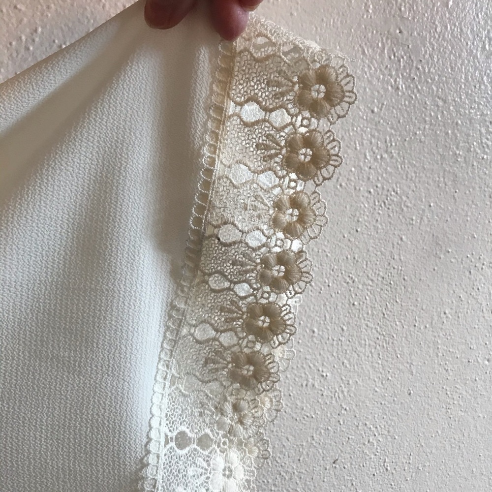 B31). Beautiful Blouse. Winter white - Picture 3 of 4